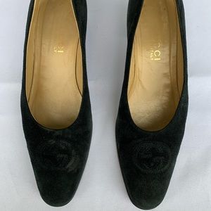 Gucci velvet flats size 6.5